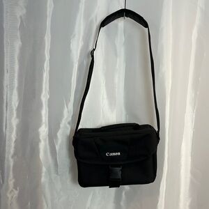 Canon camera case. 2125.  New